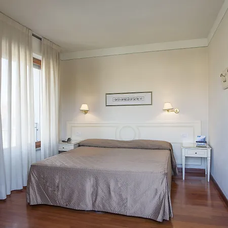 グランド ボナンノ 4* ピサ